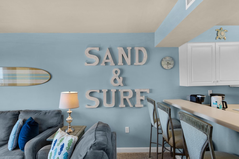 Pelican Isle 107