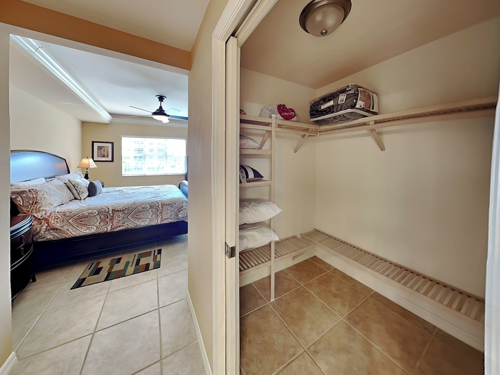 Bella Lago 423 by Distinctive Beach Rentals
