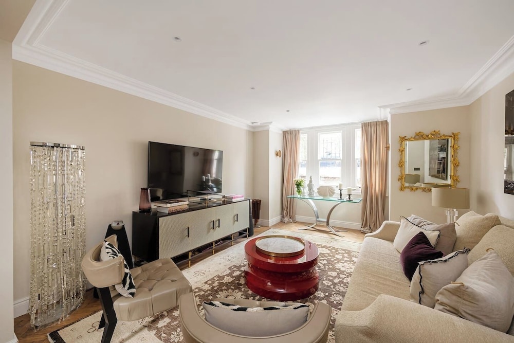 Luxury House Next To Chelsea Battersea Park