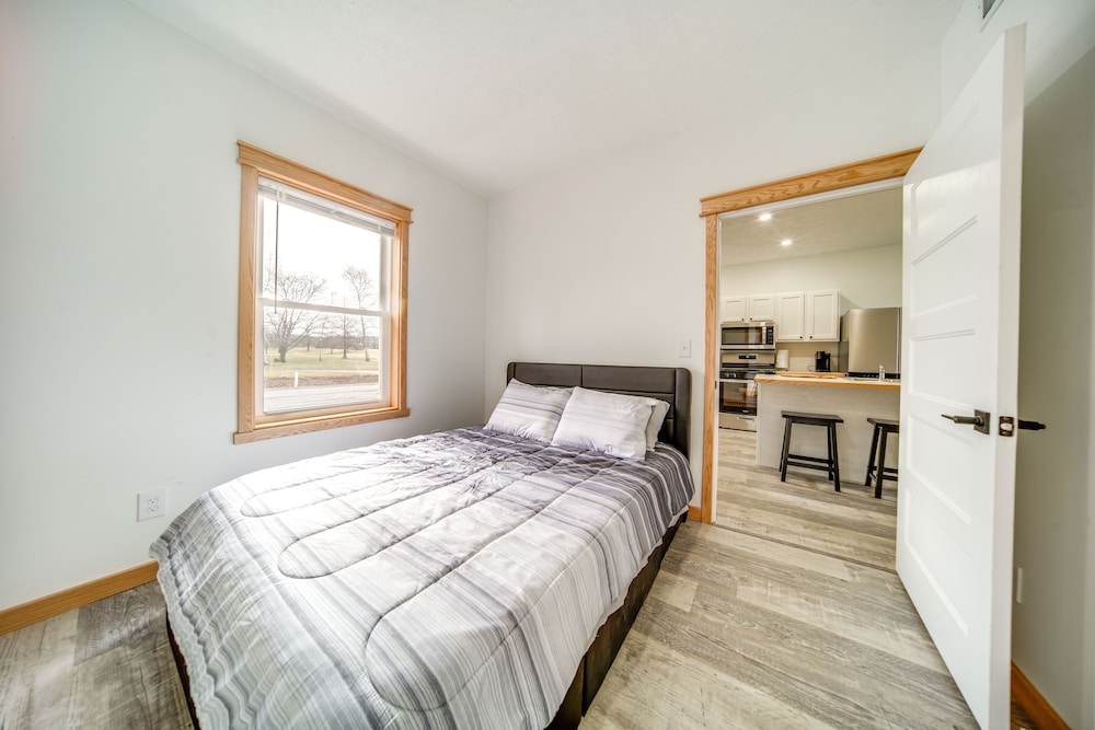 Golf Course View: Centrally Located Condo in Erie view 4