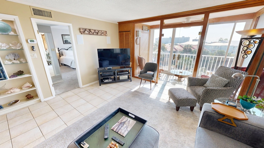 Dolphin Point 406b 2 Bedroom Condo