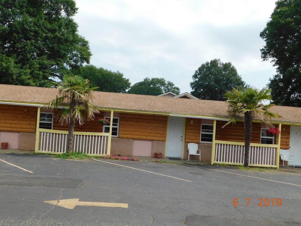 Little Shamrock Motel