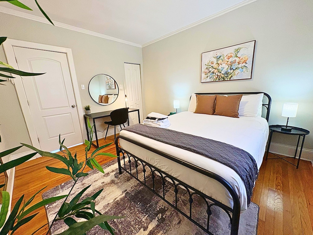 Furnished 1BR - Woodlawn 2W