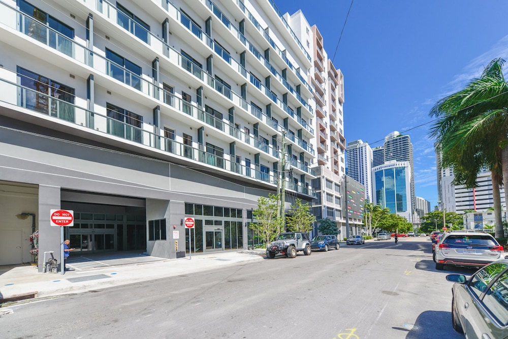 Luxury 3BR with Private Rooftop