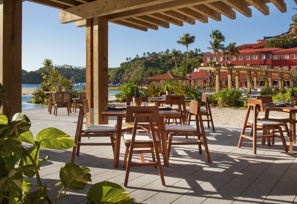 El Careyes Club & Residences