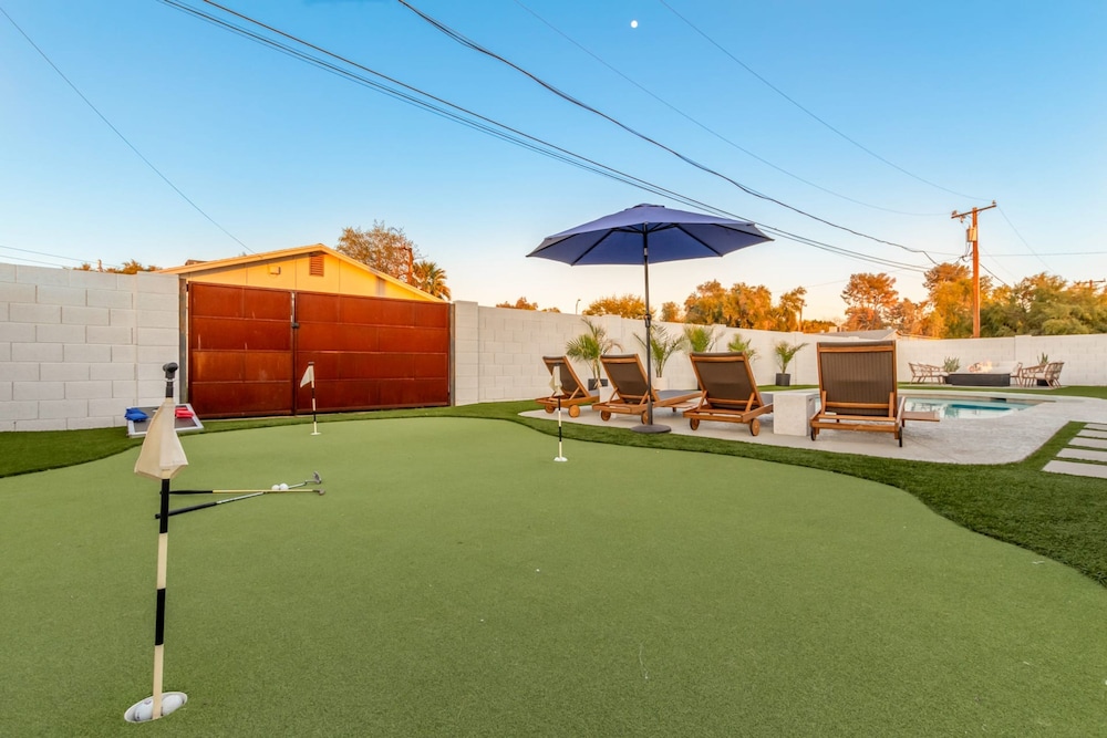 The Melrose ASU Pool Workspace Firepit