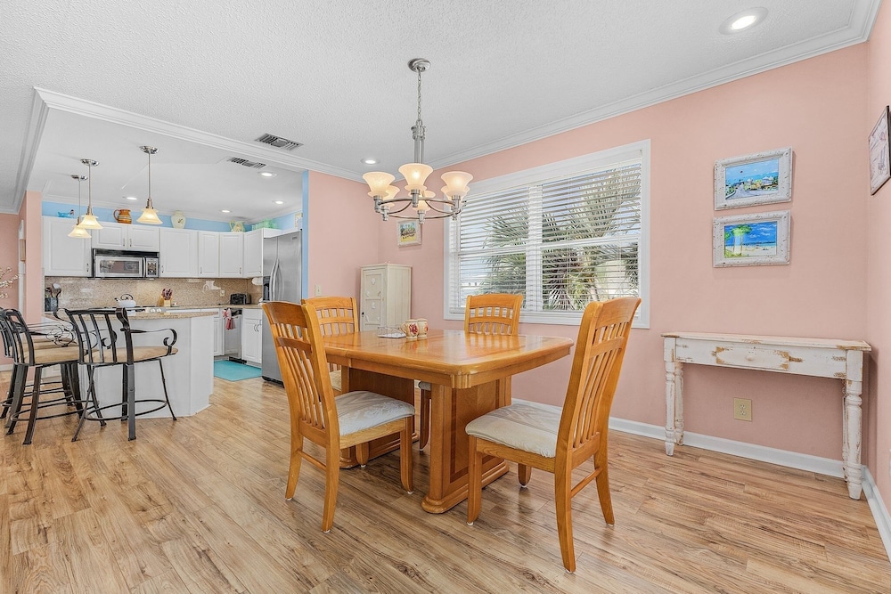 140 Barefoot Bungalow: 4br/2ba W/ Heated Pool! 4 Bedroom Home