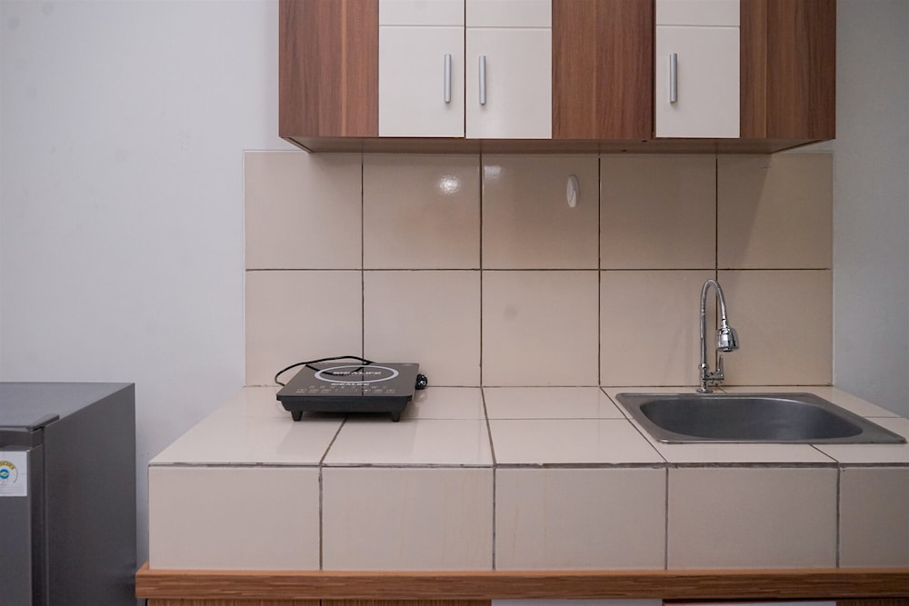 Minimalist And Spacious Studio Apartment At Paramount Skyline