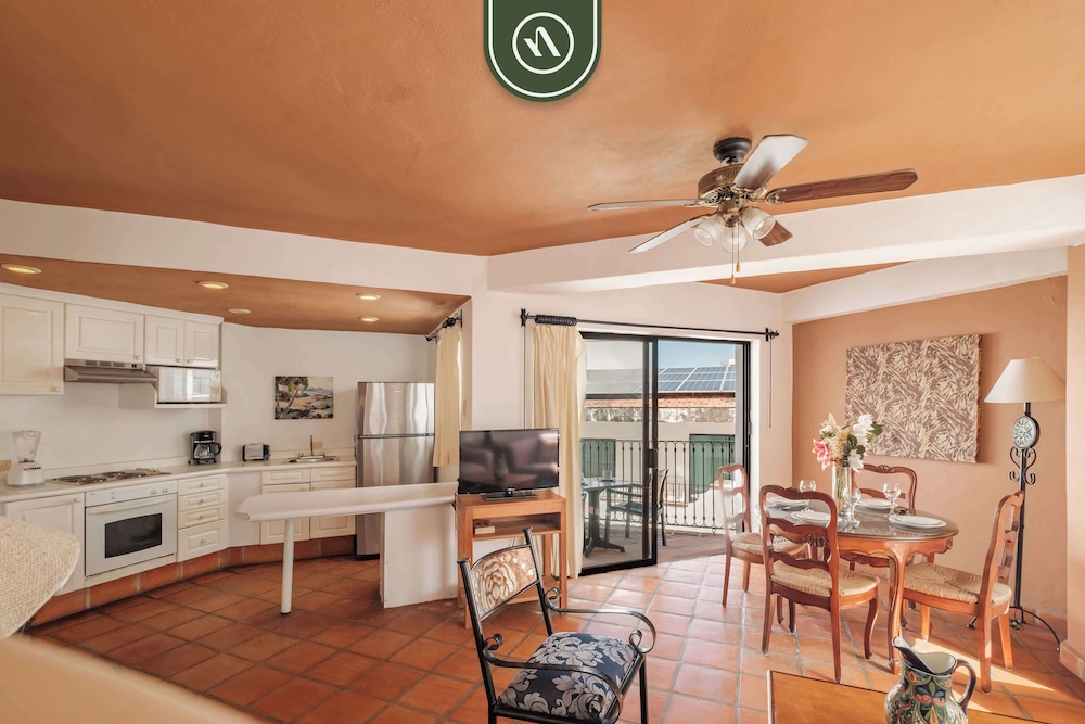 Amazing 2 BR Condo - Partial Oceanview - Pool