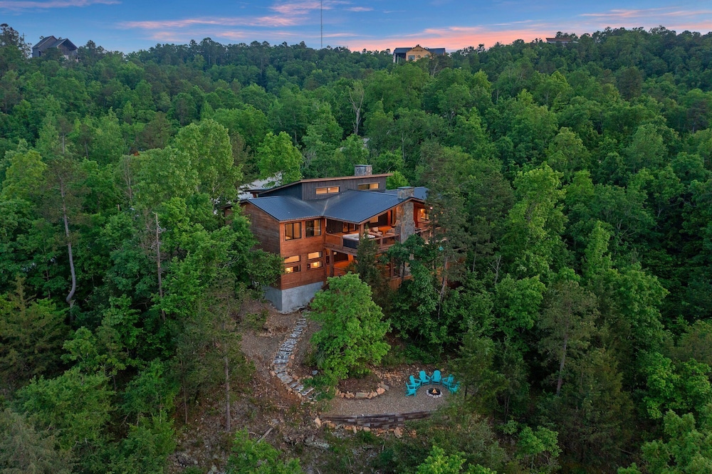 Luxury Retreat in Broken Bow