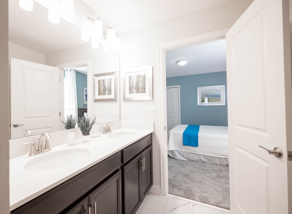 Spacious Vacation Home With Private Pool Game Room Near Disney - Image 3