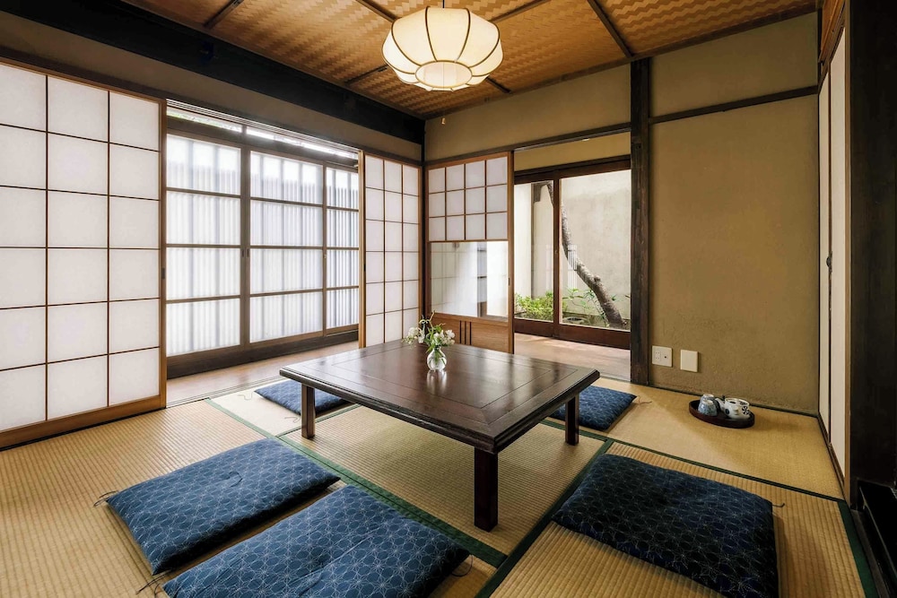 Gion Koyuan