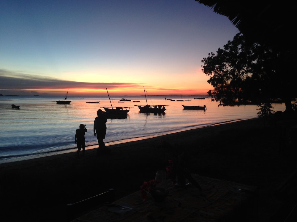 Ocean Breeze Lodge