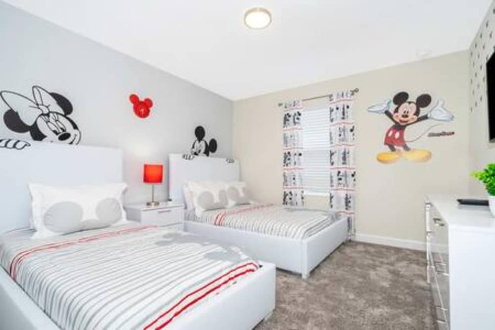 Gorgeous Storey Lake 4BR view 2