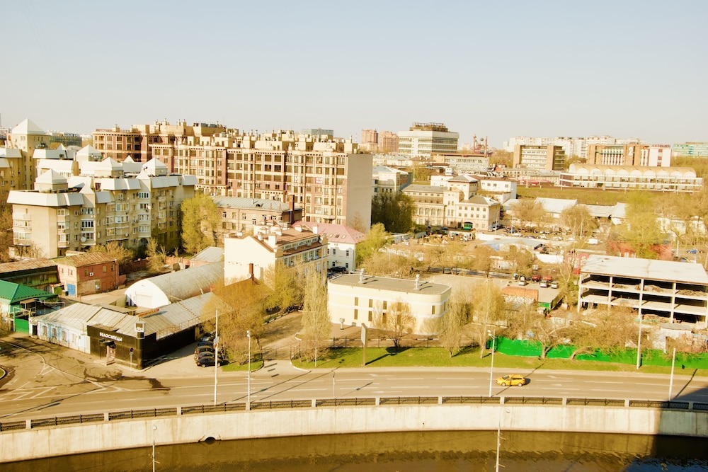 LUXKV Apartment on Nikoloyamskiy 3A