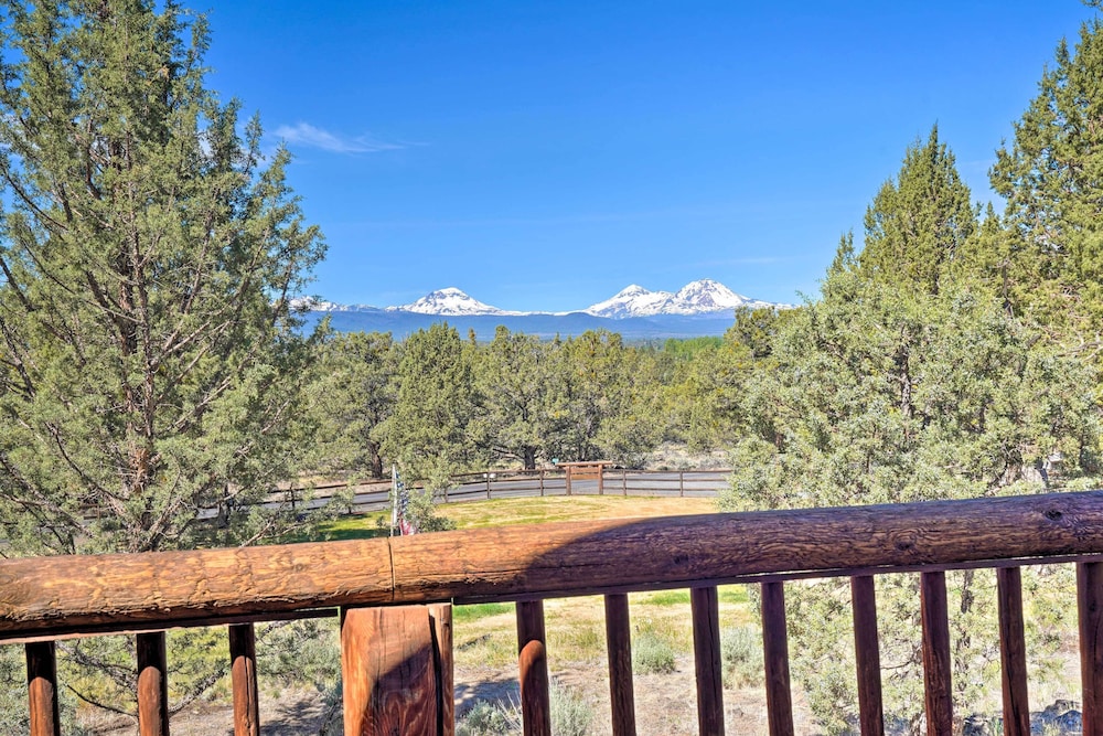 Bend Log Cabin w/ Cascade Mountain Views! view 3