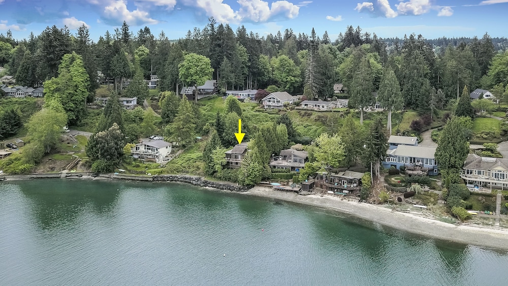 PNW MCM 155ft Private Waterfront Gem on Raft Island w/Hot Tub 3 Bedroom Home by RedAwning view 3