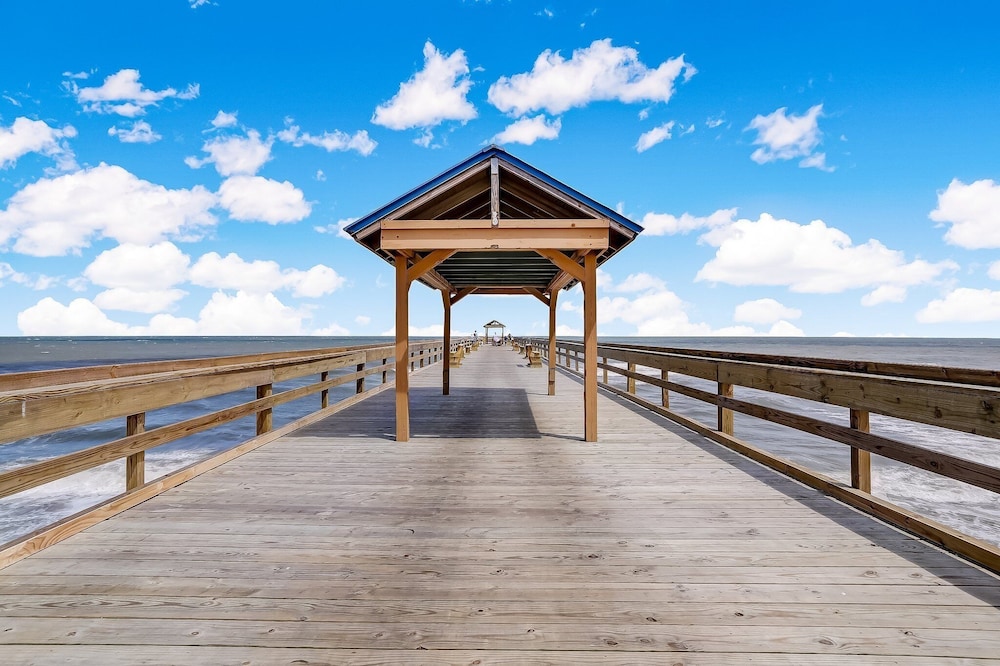 667 Amelia By The Sea 3 Bedroom Condo