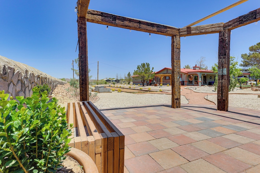 Walk to State Park: Secluded Retreat in Las Cruces