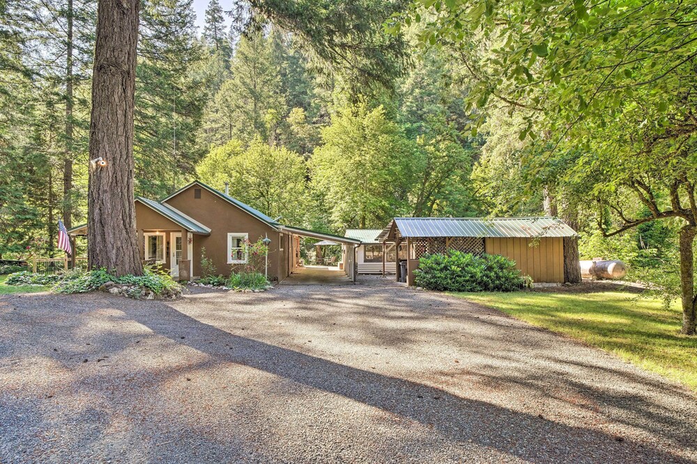 Outdoor Adventure: Tranquil Creekside Retreat