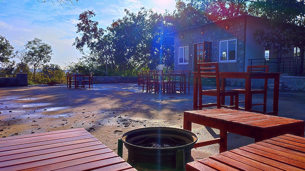 Takhat Villa by ShriGo Hotels view 5