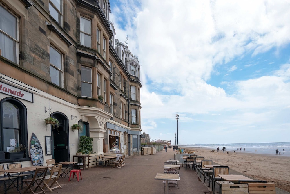 Luxury Apartment - Portobello
