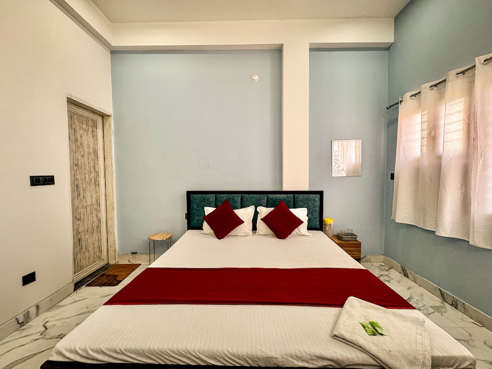 Hotel radha Aradhya Sadan