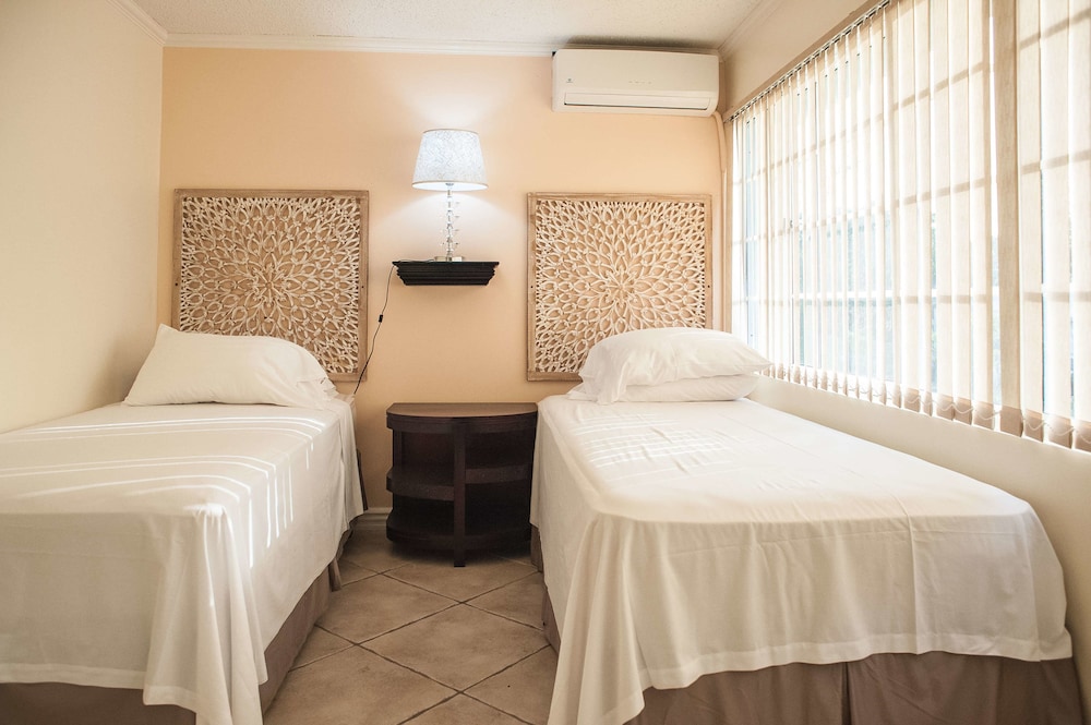 Seawind On the Bay - Apartments