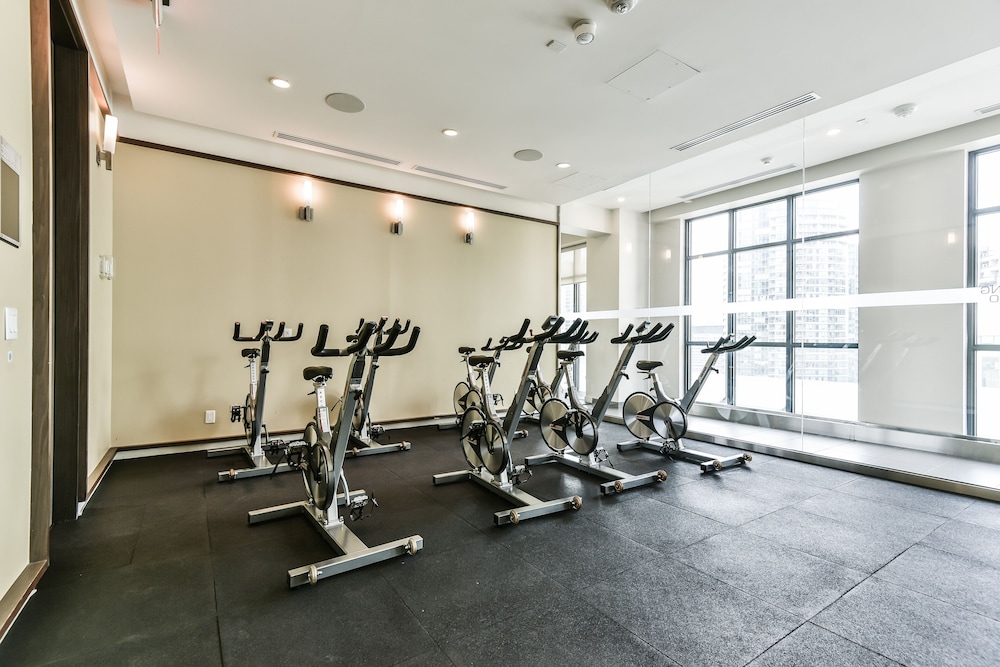 Front Street Luxury Condos - Image 4