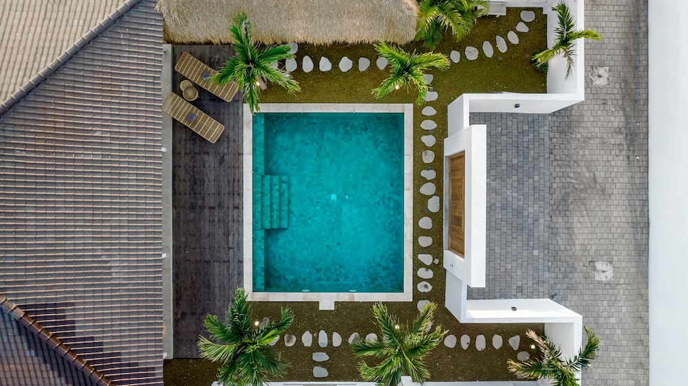 A Casa Di Renucci by Alfred in Bali - Brand New Stunning 5BR Villa Near Seminyak Beach