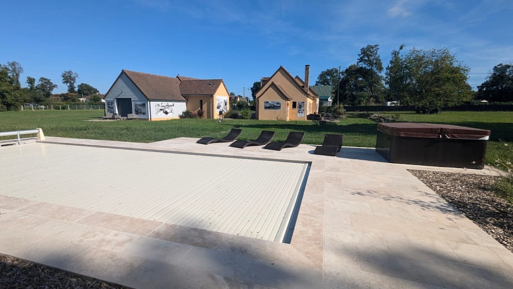 Villa in Monce-en-belin Near Le Mans Circuit