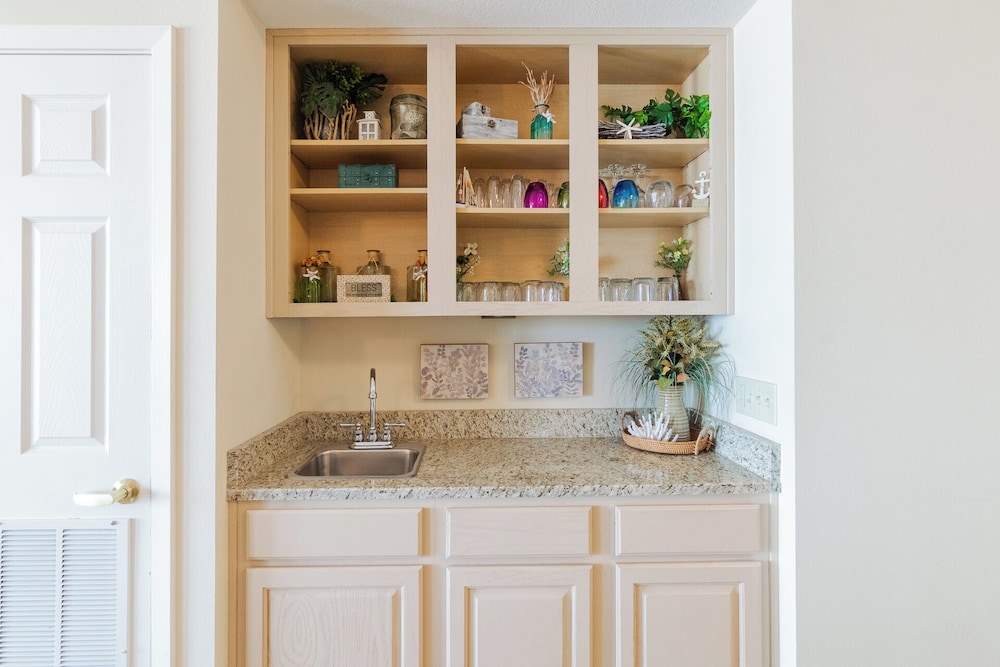 Beachview Condo in Legacy Tower 1 -502 - Fully Furnished 2 Bedroom 2 Bathroom