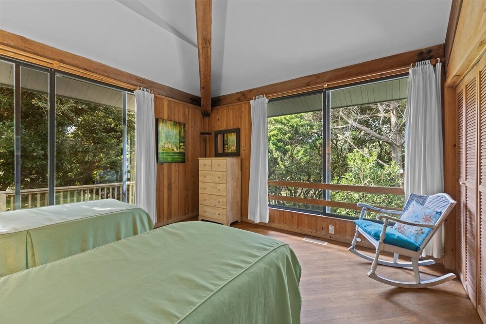 Beach Grove 3 Bedroom Home