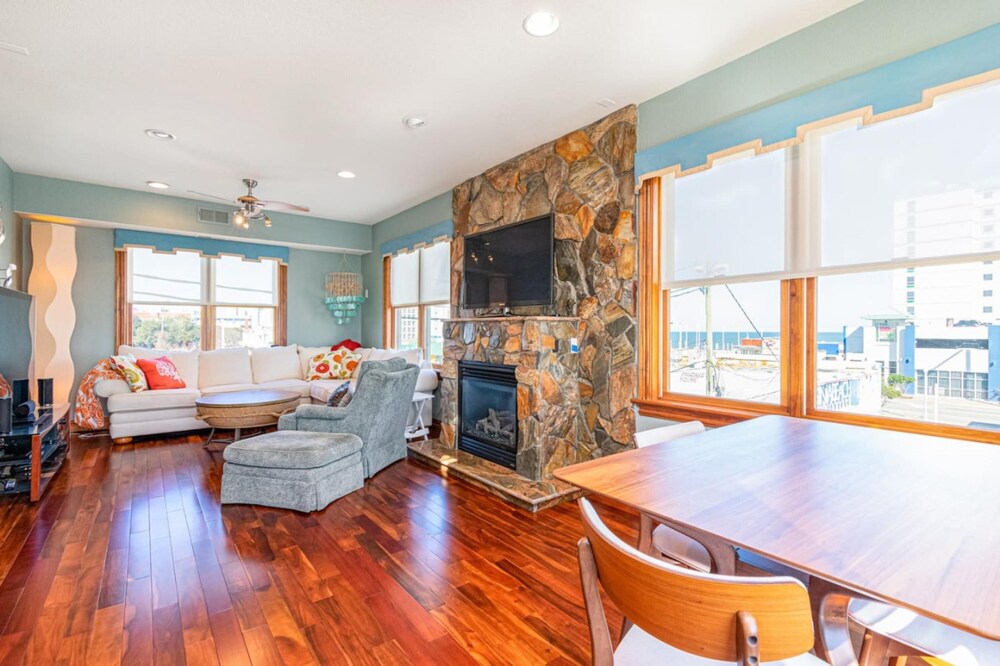 Coastal Destiny - Ocean View Balcony Elevator