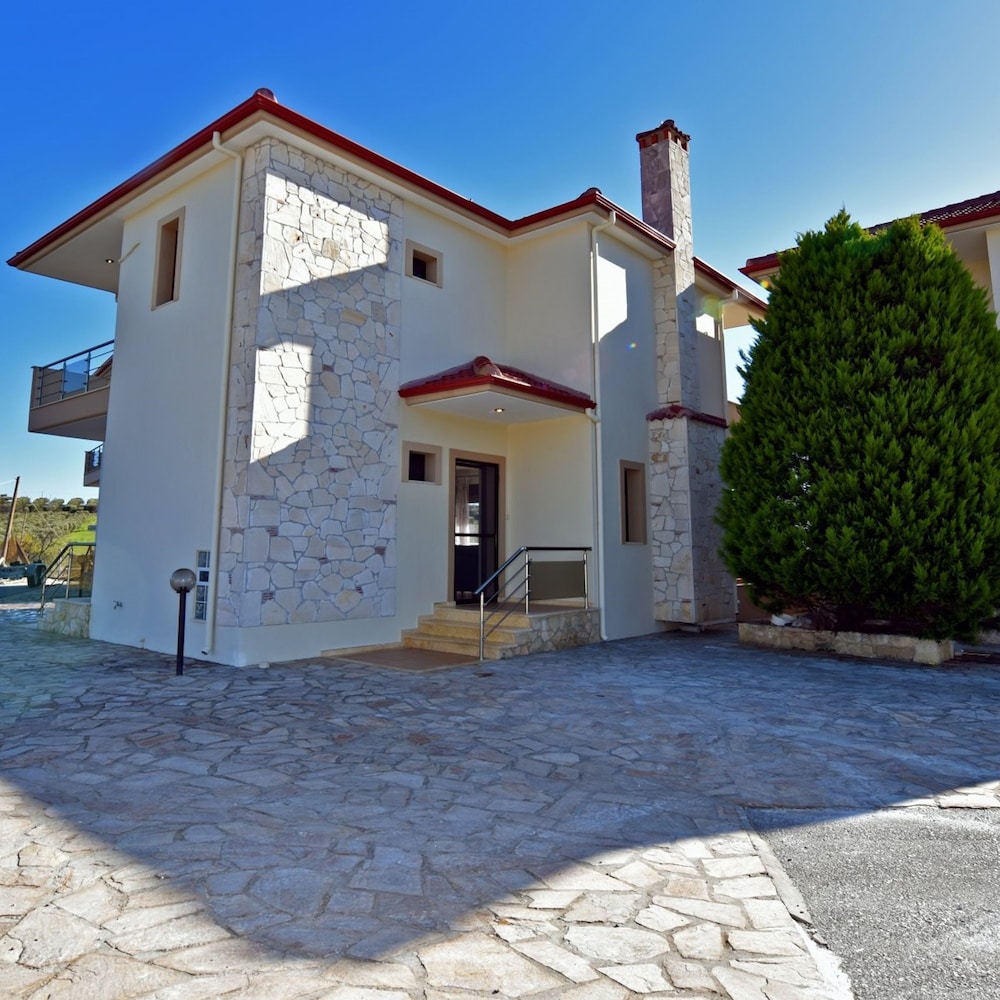 Katerina Seaview Maisonette by Travelpro Sevices