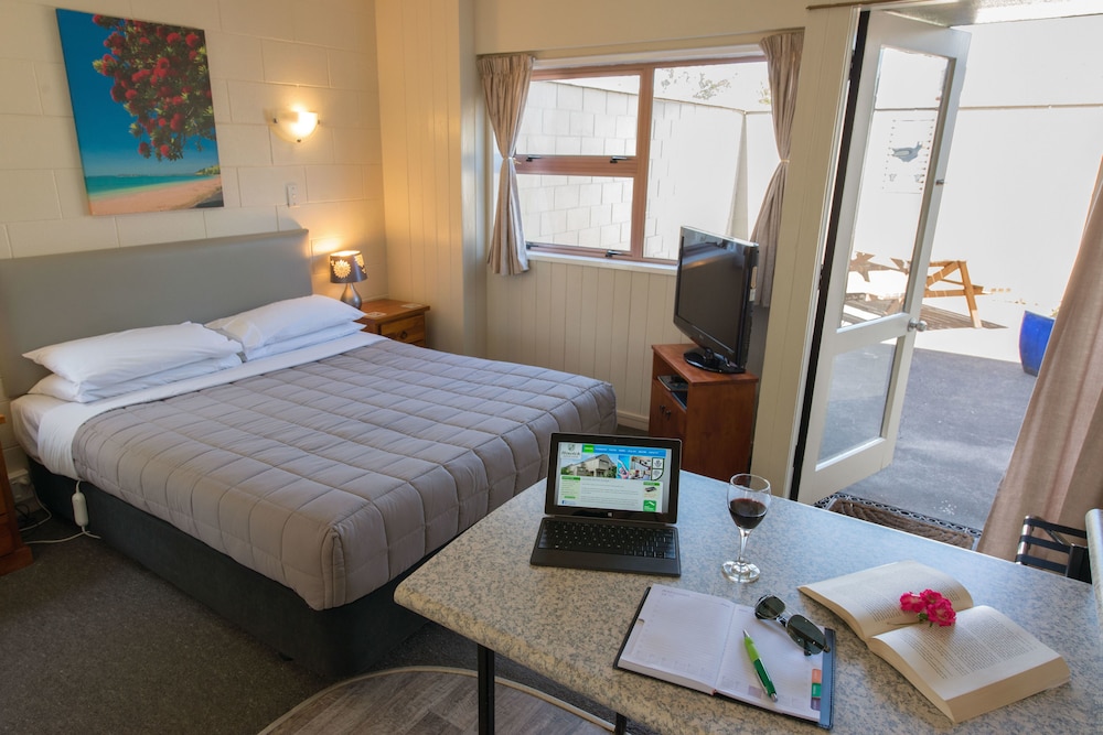 Howick Motor Lodge - Image 2