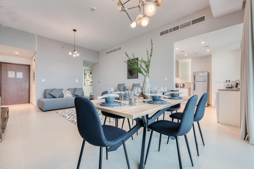 Exclusive Sea View Apartment on the Arabian Gulf