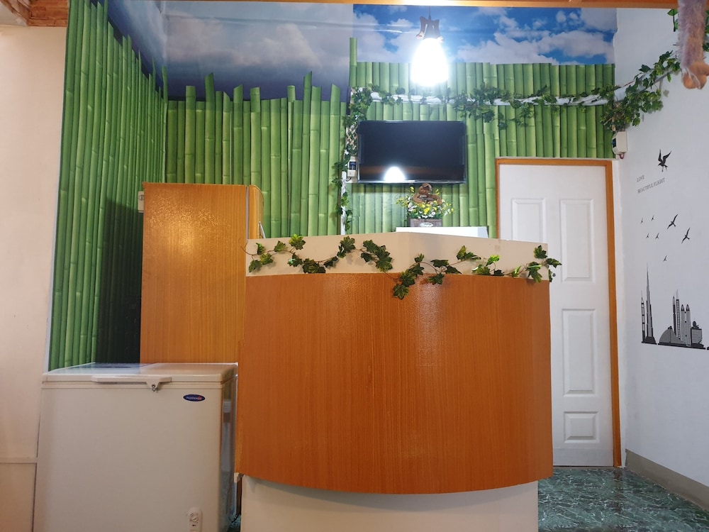 Cebu Vacations - GardenPod Hostel  Cafe - Property Image 3