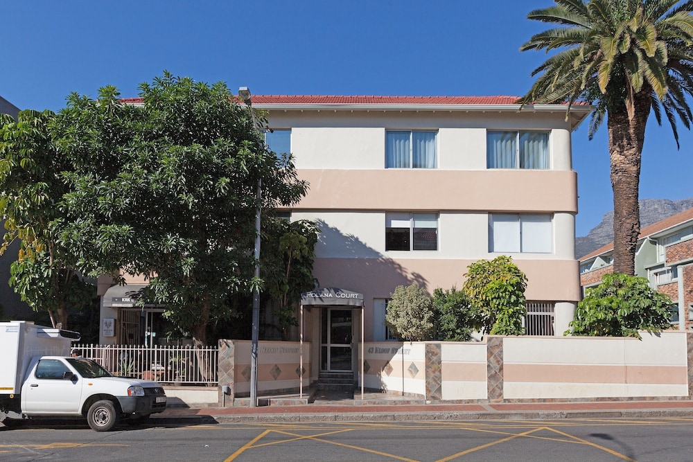 Polana Court 12 by CTHA