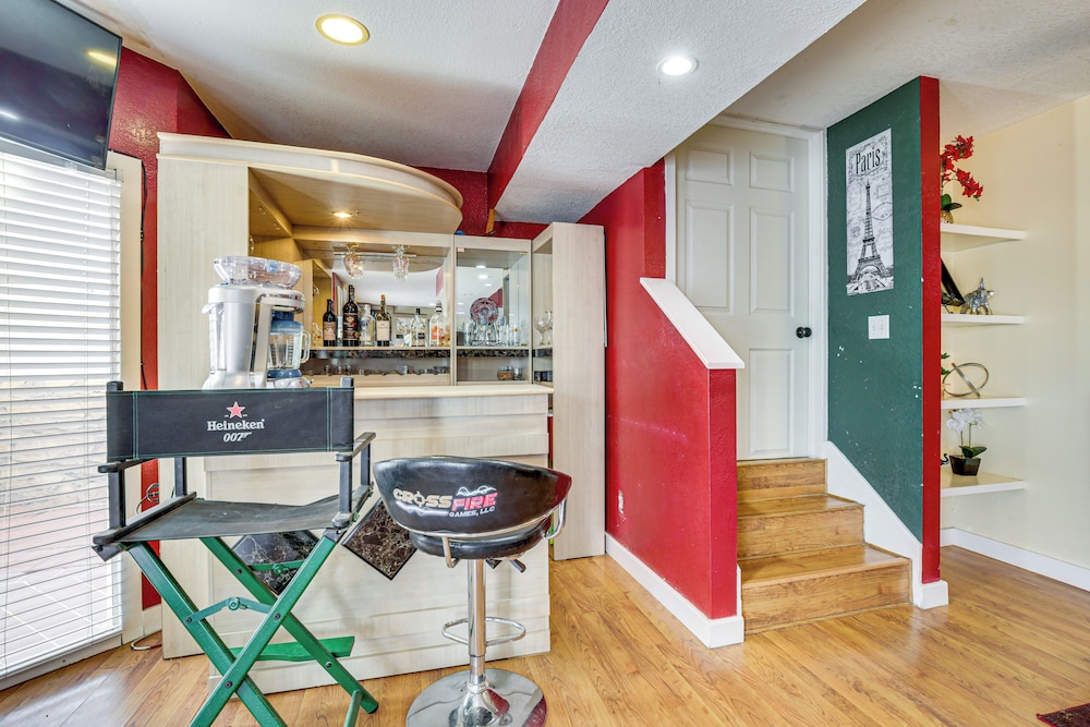 13 Mi to Downtown El Paso: Home w/ Game Room & Bar