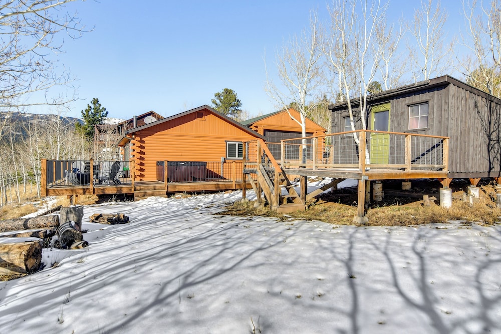 Mtn-view Haven w/ Hot Tub: 9 Mi to Dtwn Bailey