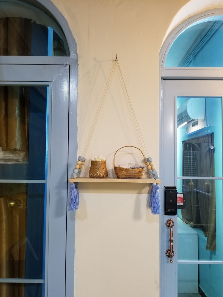 KHA Hostel & Cafe