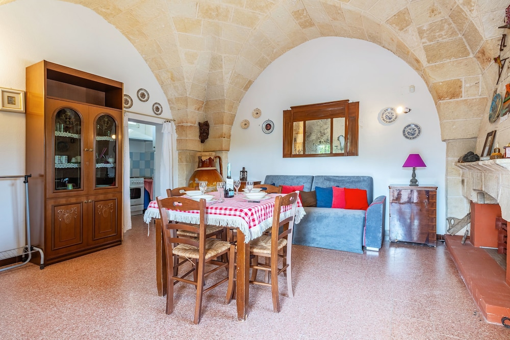 Carbone Country House Oria view 3