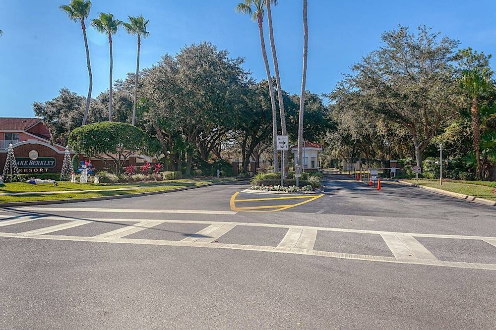Quiet Resort 3BR Nature Walk 20min to Disney