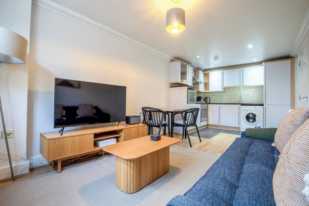 Kensington & Earls Court 1 bed Apartment - 4 Guest