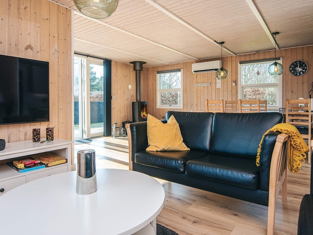 6 Person Holiday Home in Ansager