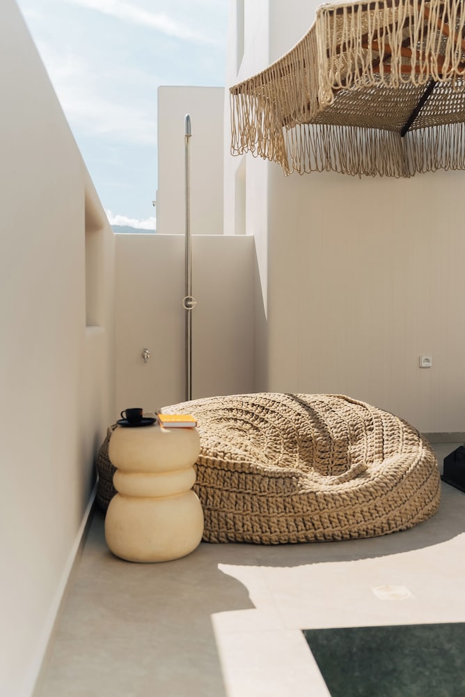 Erthā Suites with private pools