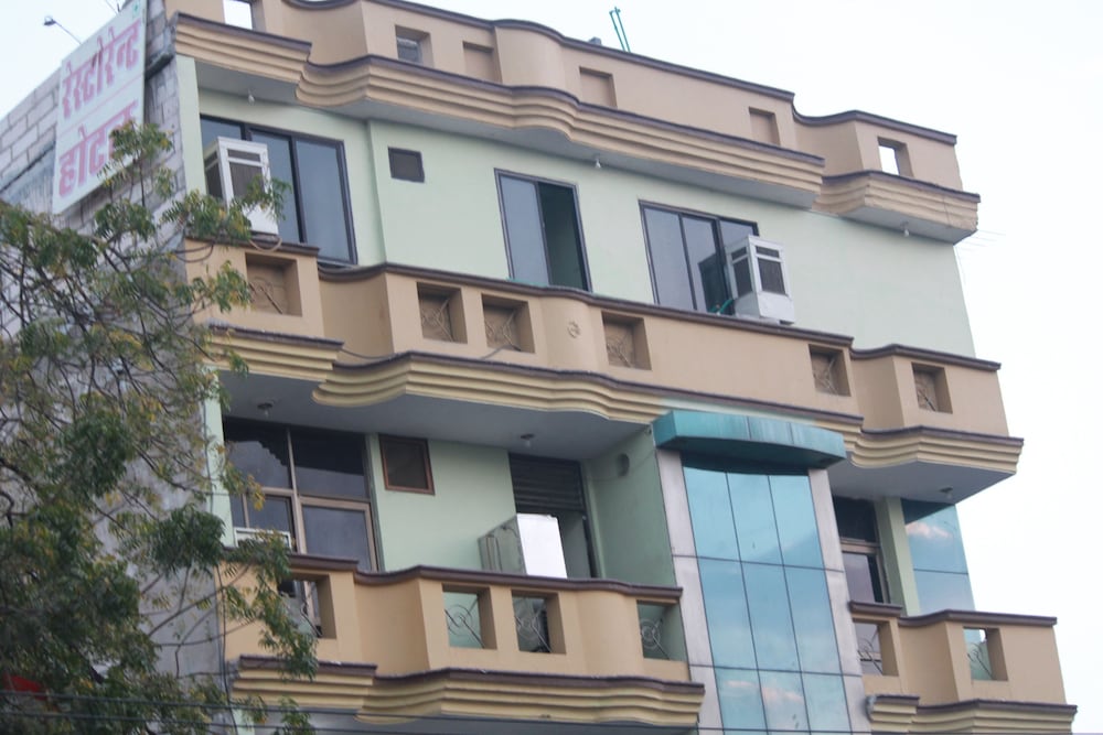 Kanchan Hotel