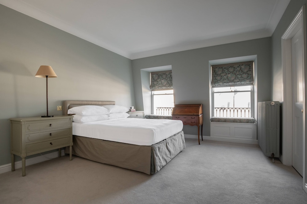 Earl's Court Square XI by Onefinestay