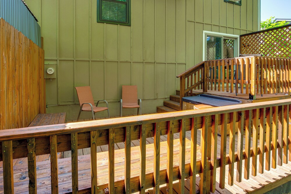 Shop, Dine & Unwind: Walkable Overland Park Home